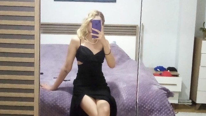 Bu elbisenin üzerine hangi saç olur sizce?