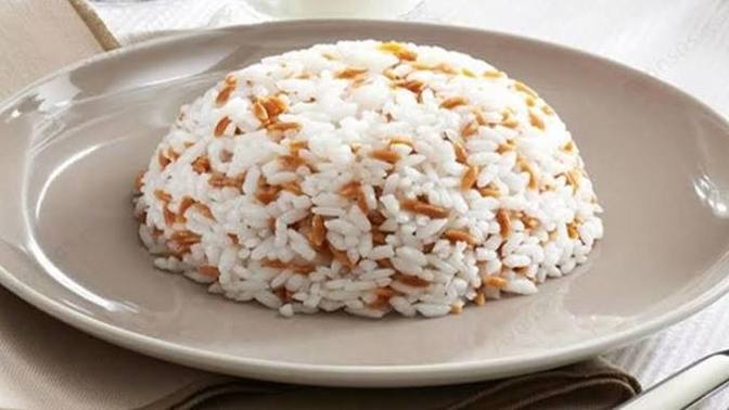 Pirinç pilavı dedigin nasıl olmalı? Tel şehriyeli mi arpa şehriyeli mi?