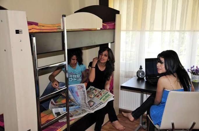 Kız öğrenci evi ya da kız yurtlarında neler oluyor?