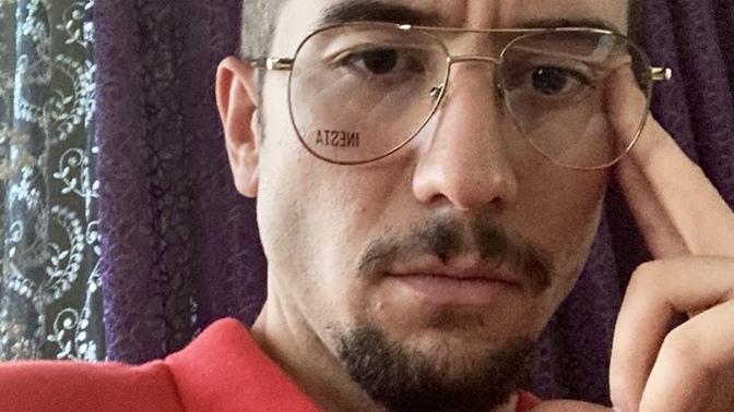 Gözlük kişiyi entelektüel gösterir mi?