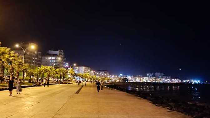 Gece denizi izlemeyi sever misiniz?