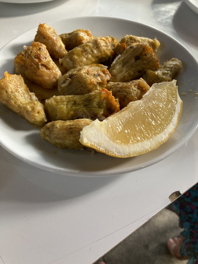 Kabak çiçeği dolması yiyen var mı?