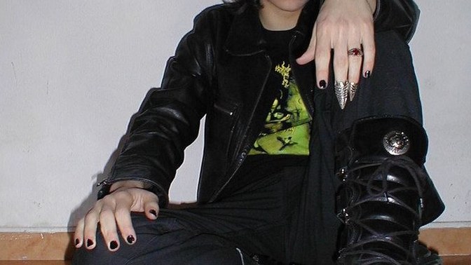 KS de var mı şöyle cool gothic boys?
