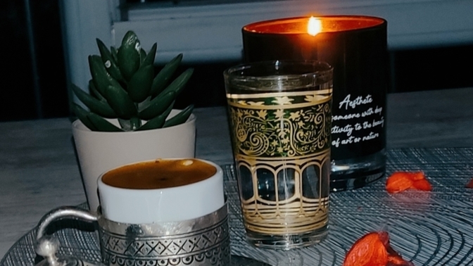Gece midir insanları hüzünlendiren, insanlar mıdır hüzünlenmek için geceyi bekleyen?