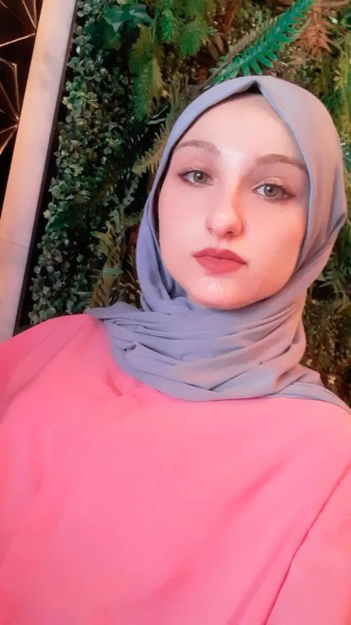 Dudakları tatlı gösteren ruj rengi hangisi?