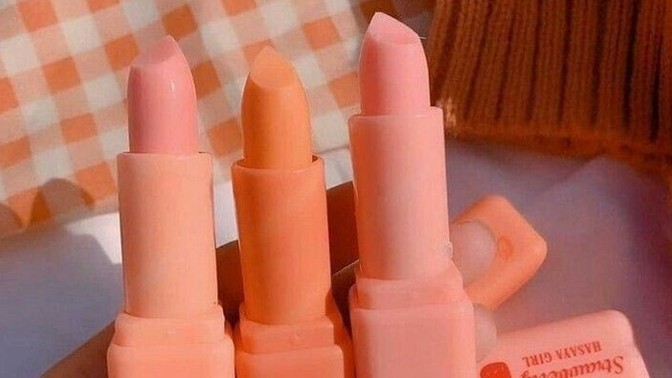 Dudakları tatlı gösteren ruj rengi hangisi?