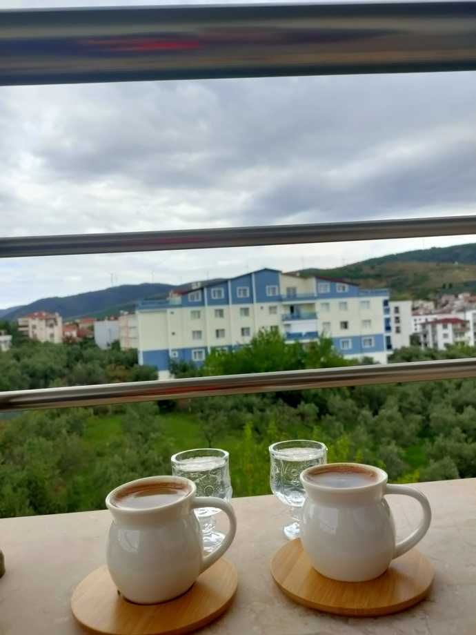 Kahve içmeyi yalnız mı yoksa karşılıklı mı seversiniz?