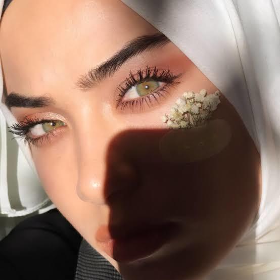 Yeşil gözlere zaafım var.. Allahtan yeşil gözlü hatun istemeye hakkım var mı?