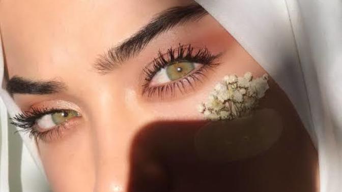 Yeşil gözlere zaafım var.. Allah'tan yeşil gözlü hatun istemeye hakkım var mı?