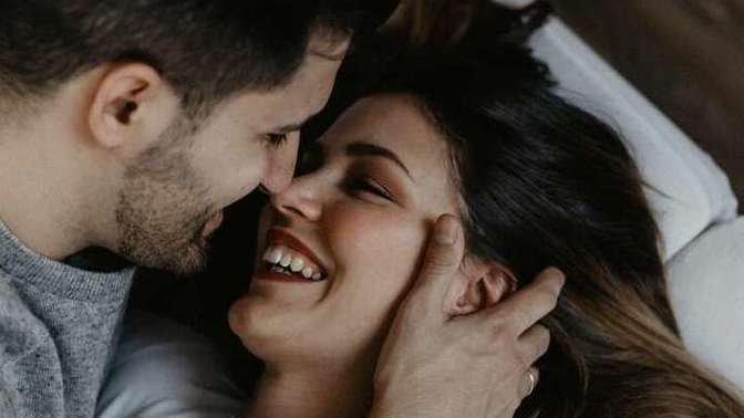 Meraklı görünmemek için mesajlara geç cevap verir misiniz?