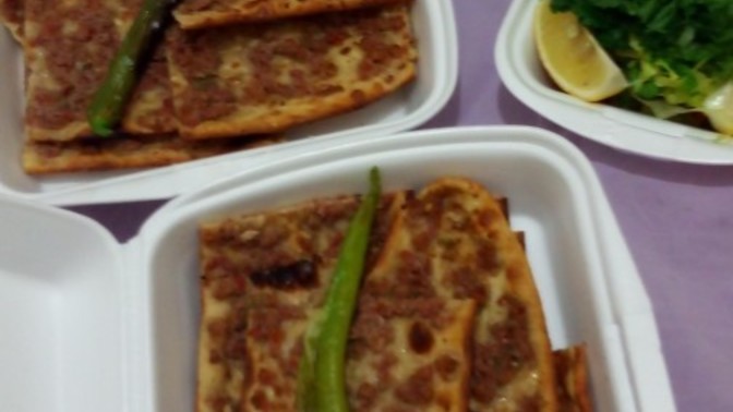 Sizce bu menü ne kadar ve kaç kişiyi doyurur?
