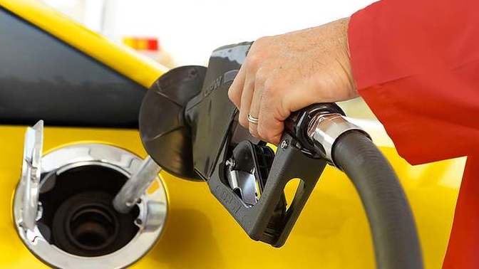 Benzine 56 kuruş, motorine 69 kuruş zam yapıldı. Sizce sene sonu fiyatlar ne alemde olur?