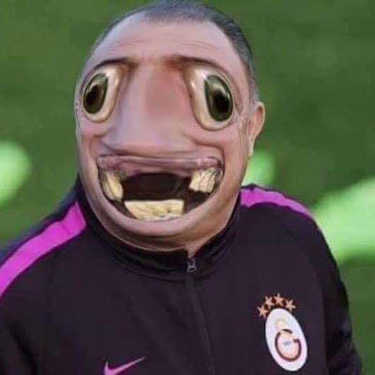 Fatih Terim belgeselinin reklamını yapmak istemeyen 3 kiracısını evden çıkardı! Erkeklerin Terim sevdası nereden geliyor?