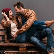 Arkadaşımın eski sevgilisine acayip aşık oldum ne yapacam?