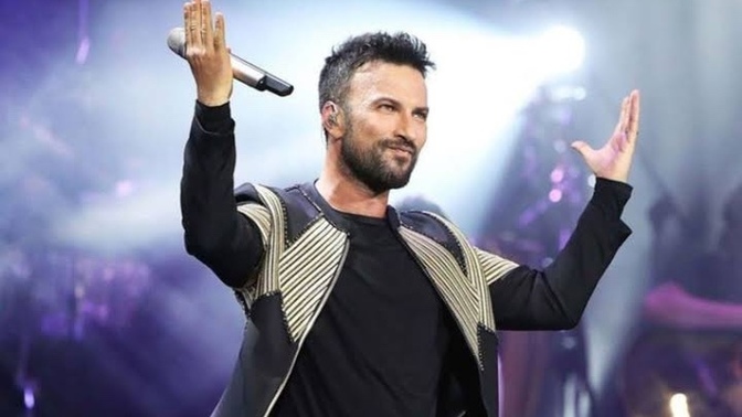 Tarkan'ın İzmir konser alanını gören evlerin balkonları 500 dolardan kiraya veriliyor. Değer mi?