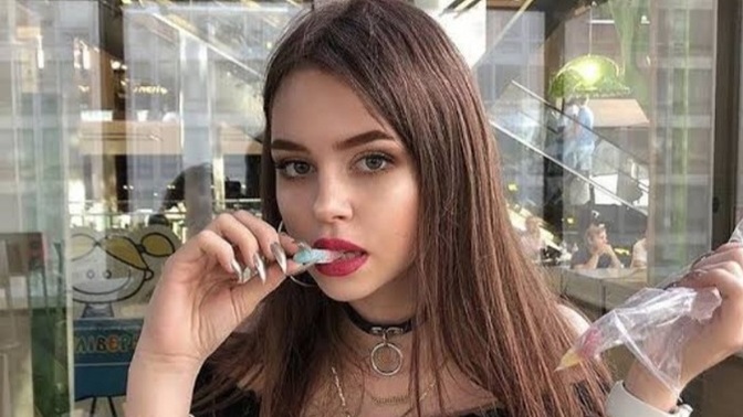Uzun tırnaklar görsel olarak itici mi yoksa çekici mi görünüyor?