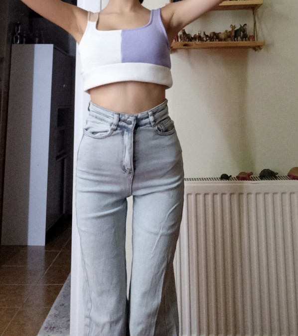 Üstümle en iyi giden eşofman mı pantolon mu?