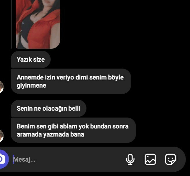 13 yaşındaki erkek arkadaşımın mesajları beni şok etti. Ayrı yaşıyoruz, ne yapmalıyım?