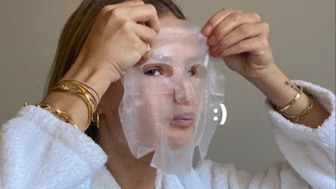 Kağıt maskeleri mi daha çok seviyorsunuz jel maskeleri mi?