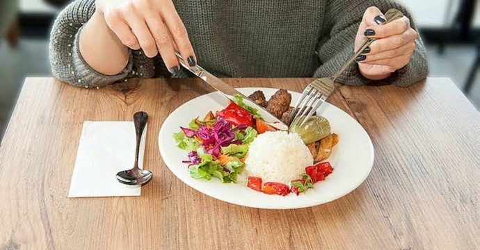 Yemek yerken neye dikkat edersiniz?