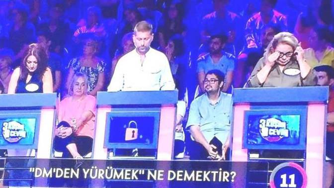 Çok güzel bir kızın/kadının mesaj kutusuna bir günde kaç Türk erkeği yürüme mesajı atar?