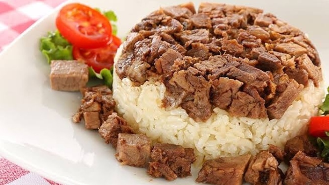 Kavurmanın yanına pirinç pilavı mı bulgur pilavı mı daha çok yakışıyor?