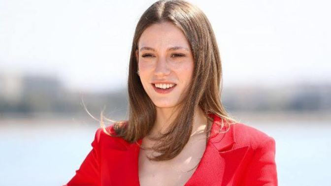 Serenay Sarıkaya güzel mi?