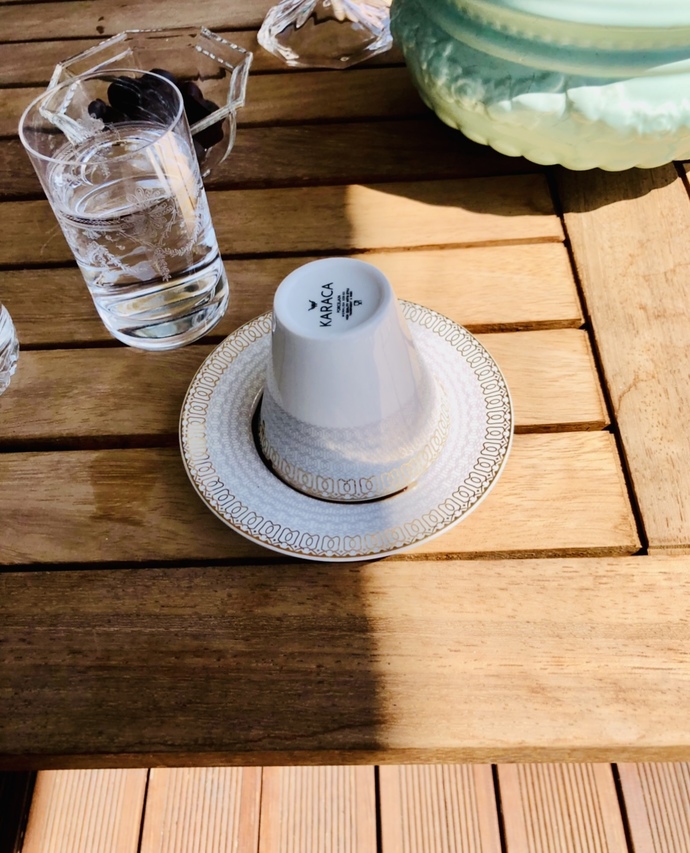 Öğlen arası kahveler içildi mi?
