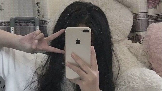 Whatsapp arka plana kendimi koyduğum için dalga geçtiler. Bu durum absürt mü?