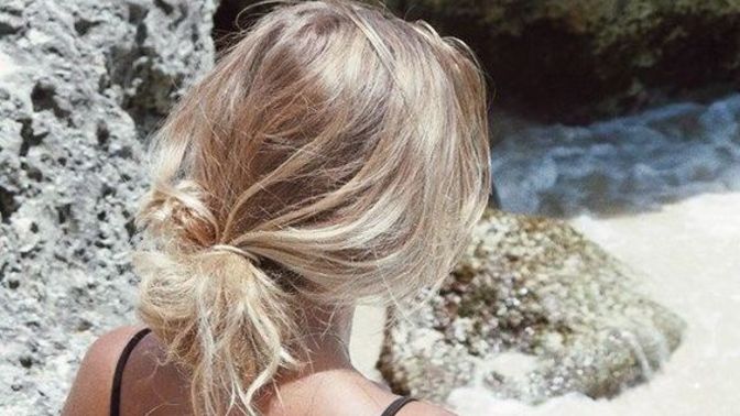 Yaz tatilinin sonuna geliyoruz. Yazın güneş, havuz, deniz gibi sebeplerden yıpranan saçlarıma nasıl bakım yapmalıyım?