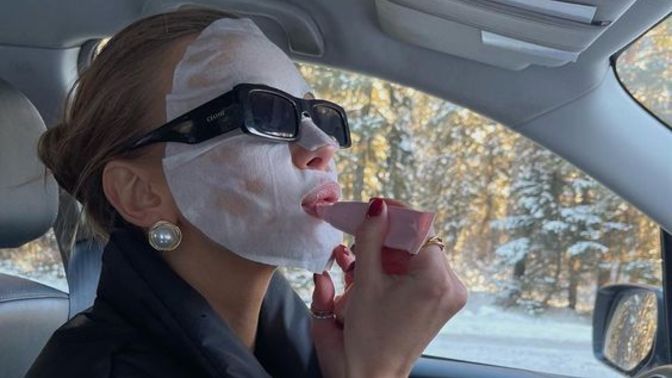 Araba kullanırken maske yapılır mı?