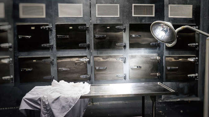 20 bin lira maaş ile morgda bekçilik yapacak cesaretiniz var mı?