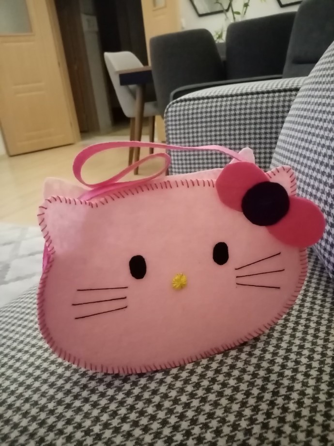 2 saat boyunca Hello Kittyli bir çantam olması için uğraştım. Sizce değmiş mi?