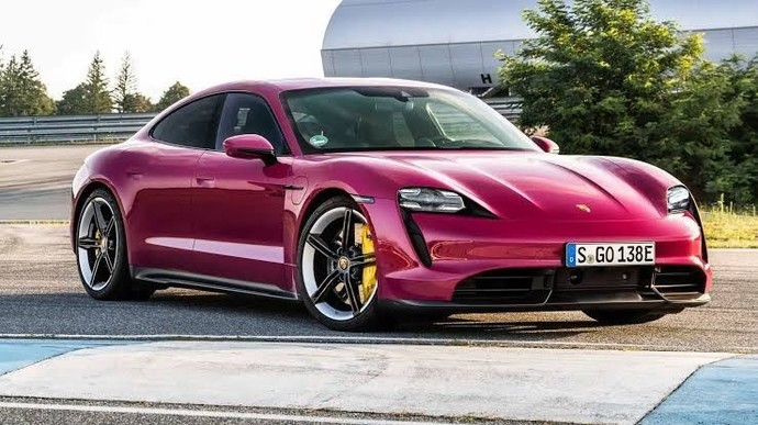 Mercedes Eqs 580 mi, Porsche Taycan 4S mi iyi?