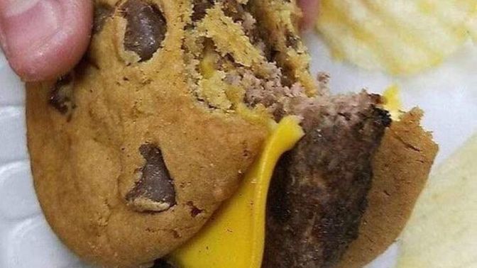 İnsanların garipsediği ama sizin sevdiğiniz yemek kombinasyonlarınız var mı?