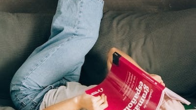 Bir insan 20 yaşından sonra akıcı bir şekilde yabancı dil öğrenemez mi?