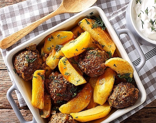Kuru köftenin en iyi arkadaşı pilav mıdır, patates kızartması mıdır?