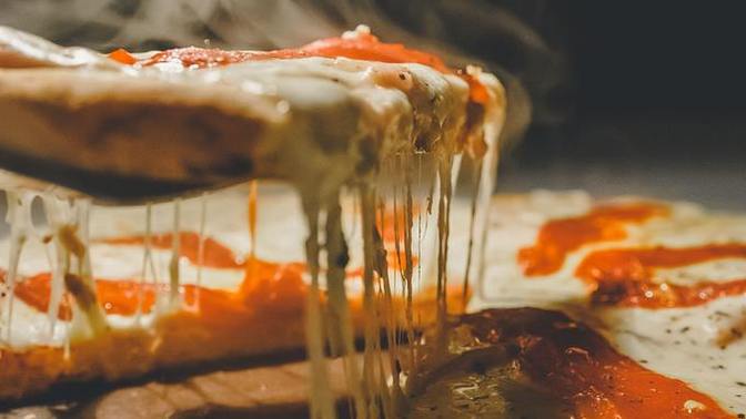 Bir pizza 90 TL olmuş! Sen bir pizzaya en fazla ne kadar verirsin?