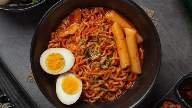 Çin mutfağının yemeği Noodle’ı denediniz mi?