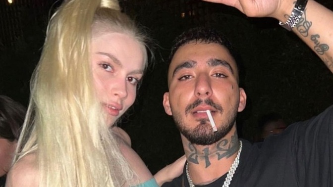 Uzi ve Aleyna Tilki beraber fotoğraf paylaştı. Sevgili oldukları konuşulan ikili sizce yakışıyorlar mı?