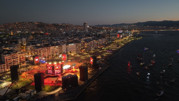 İzmir Tarkan konseri