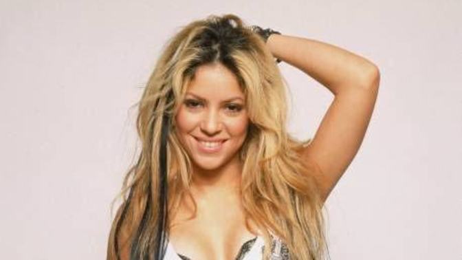 Shakira'nın gençliği rock Star Barbie bebek gibi değil mi?