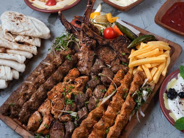 İlk buluşmada kebapçıya gitmek çok mu saçma olur?