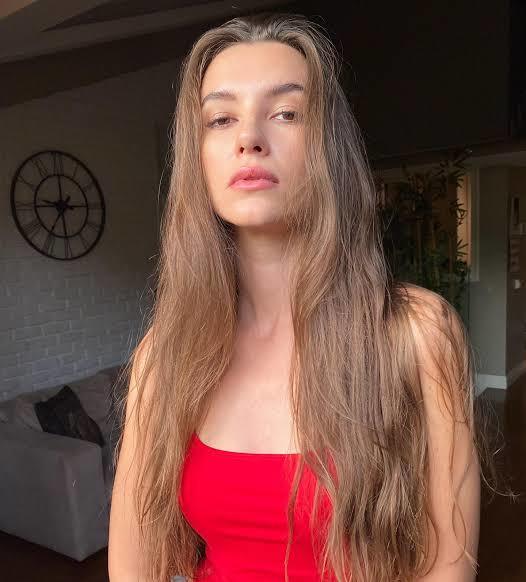 Leyla Lydia Tuğutlu güzel sizce mi?