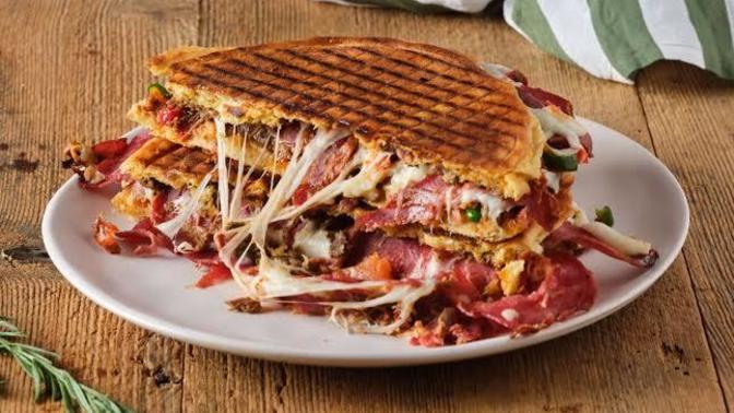 "Şimdi bir tost hayal et!😍" içinde ne olsun isterdin?