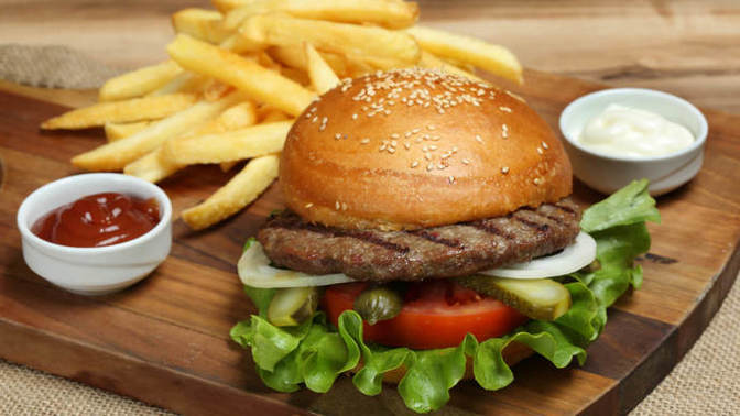 Hamburgerin yanına en çok hangi atıştırmalığı yakışıyorsunuz?