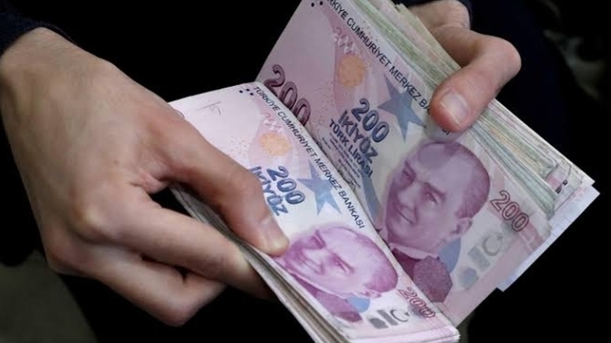 Sizce parasız adam, adam değil midir?