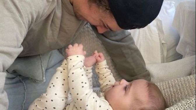 Sizce de konu bebek bakımına geldiğinde anne ve babanın eşit ilgilenmesi gerekmez mi?