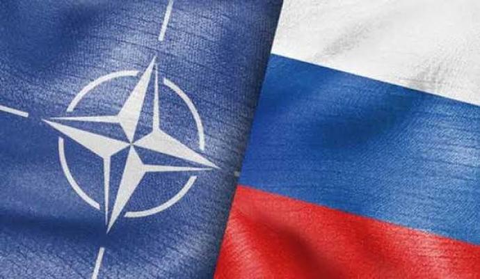 NATO bizi ittifaktan ihrac ederse Rusya bayram eder peki bundan sonra doğuya kaymaya başlarsak bizi muhtaçmış gibi görebilirler mi?
