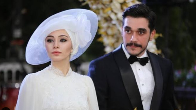 İnsta fenomeni şipsecmel ercan çifti ayrılıyor kızı beğenmezdim ama çok üzüldüm çocuk aldatmış deniiyor bu fenomenlere noluyoooooo?
